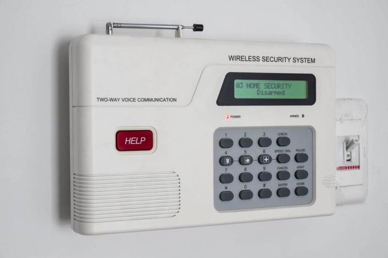 Installation d'alarme à Civrieux, quelle solution pour votre sécurité ?